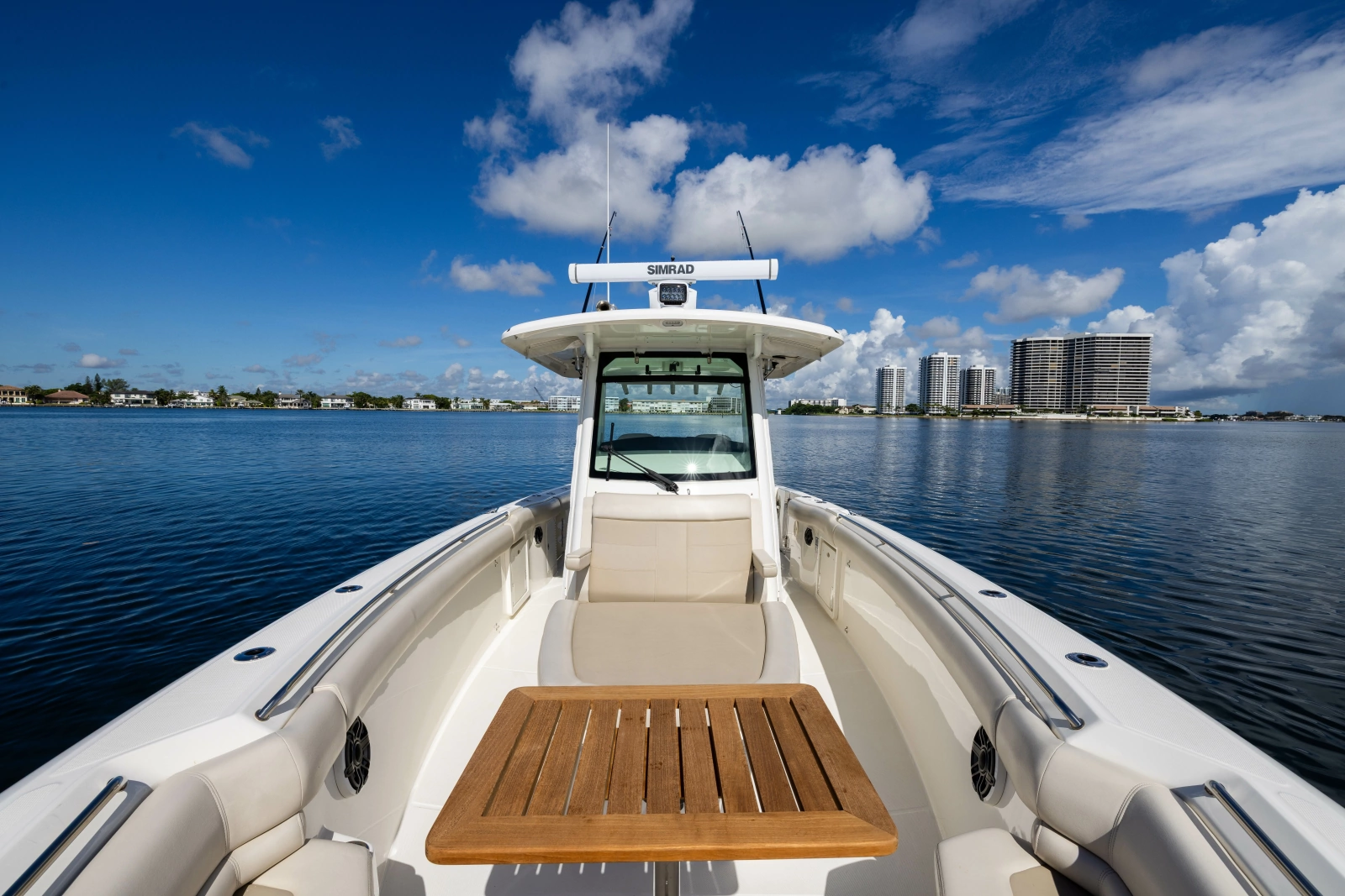 2024 Boston Whaler 330 Outrage