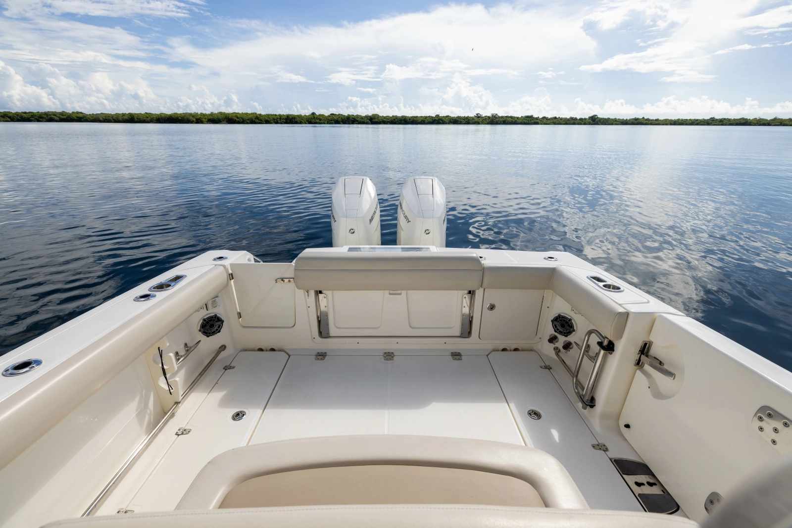 2024 Boston Whaler 330 Outrage