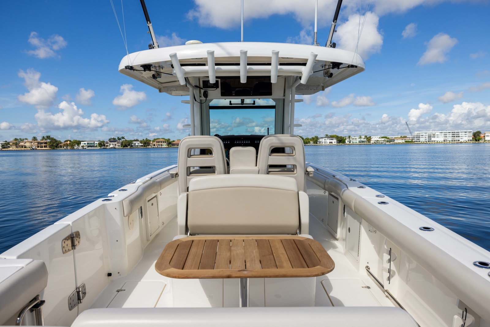 2024 Boston Whaler 330 Outrage