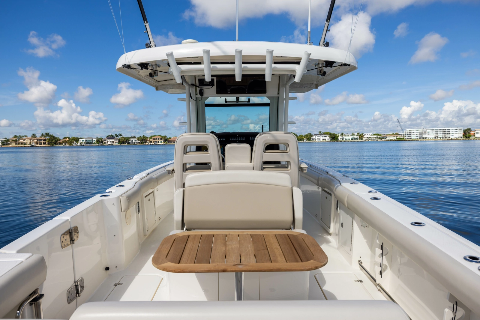 2024 Boston Whaler 330 Outrage