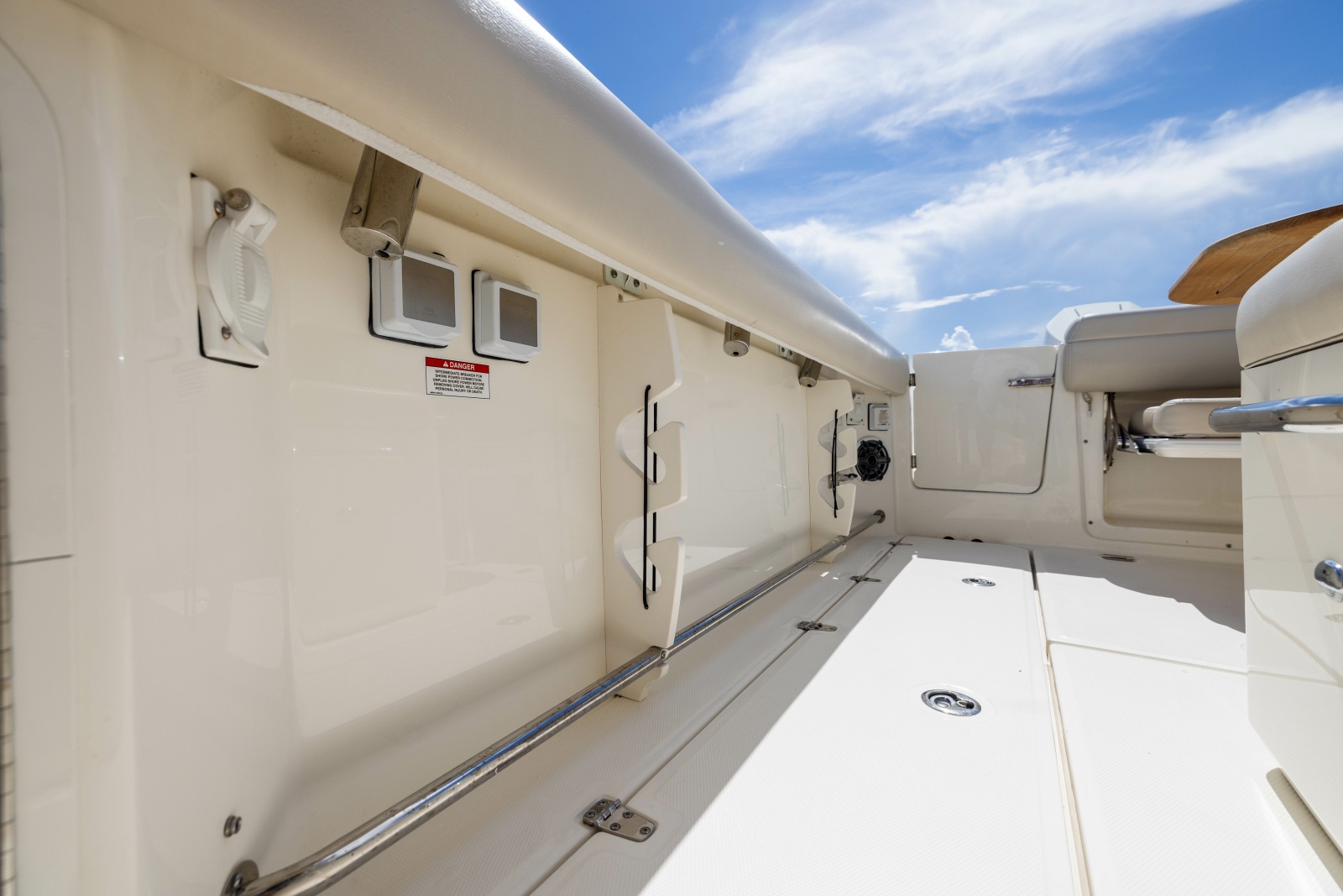 2024 Boston Whaler 330 Outrage