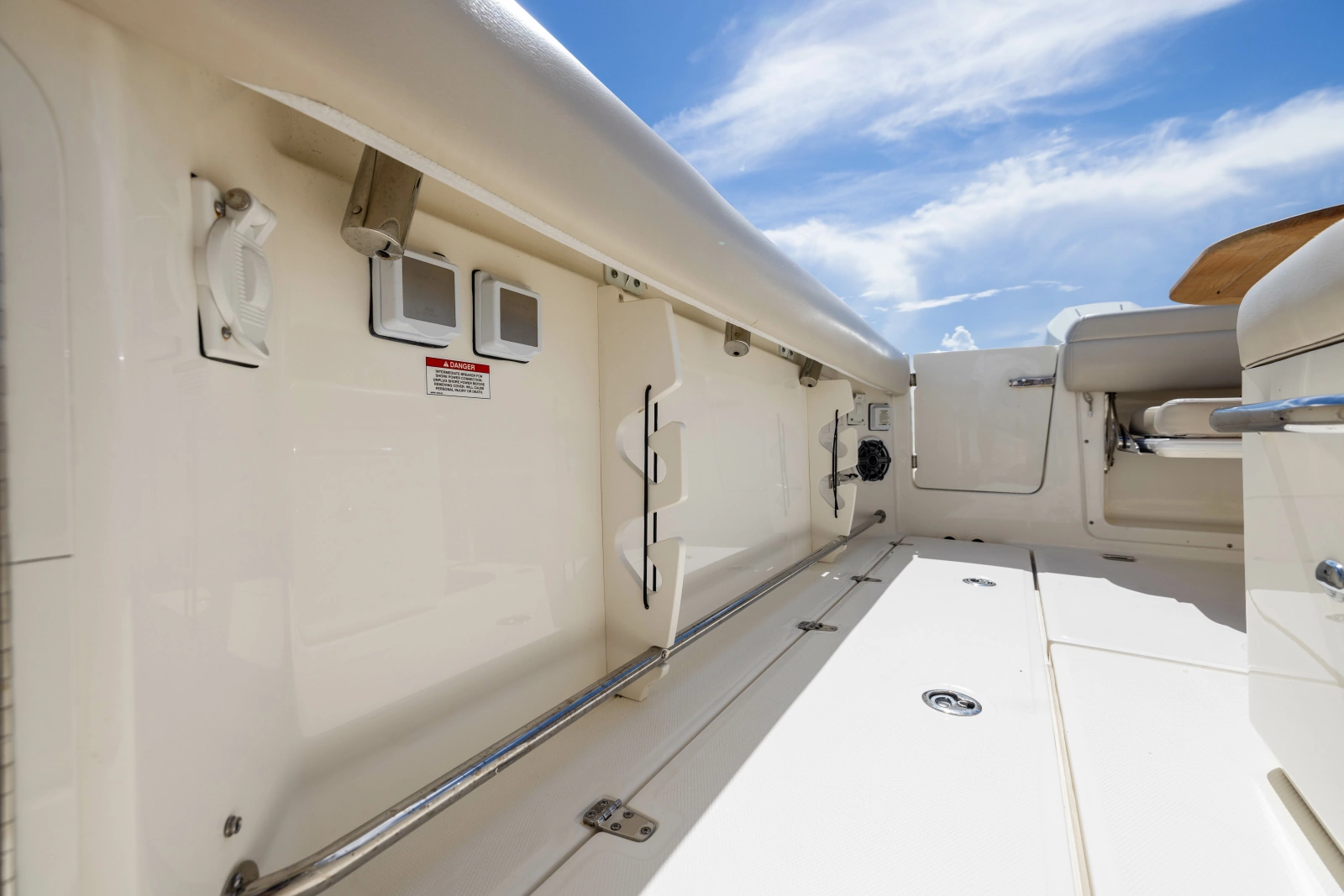 2024 Boston Whaler 330 Outrage