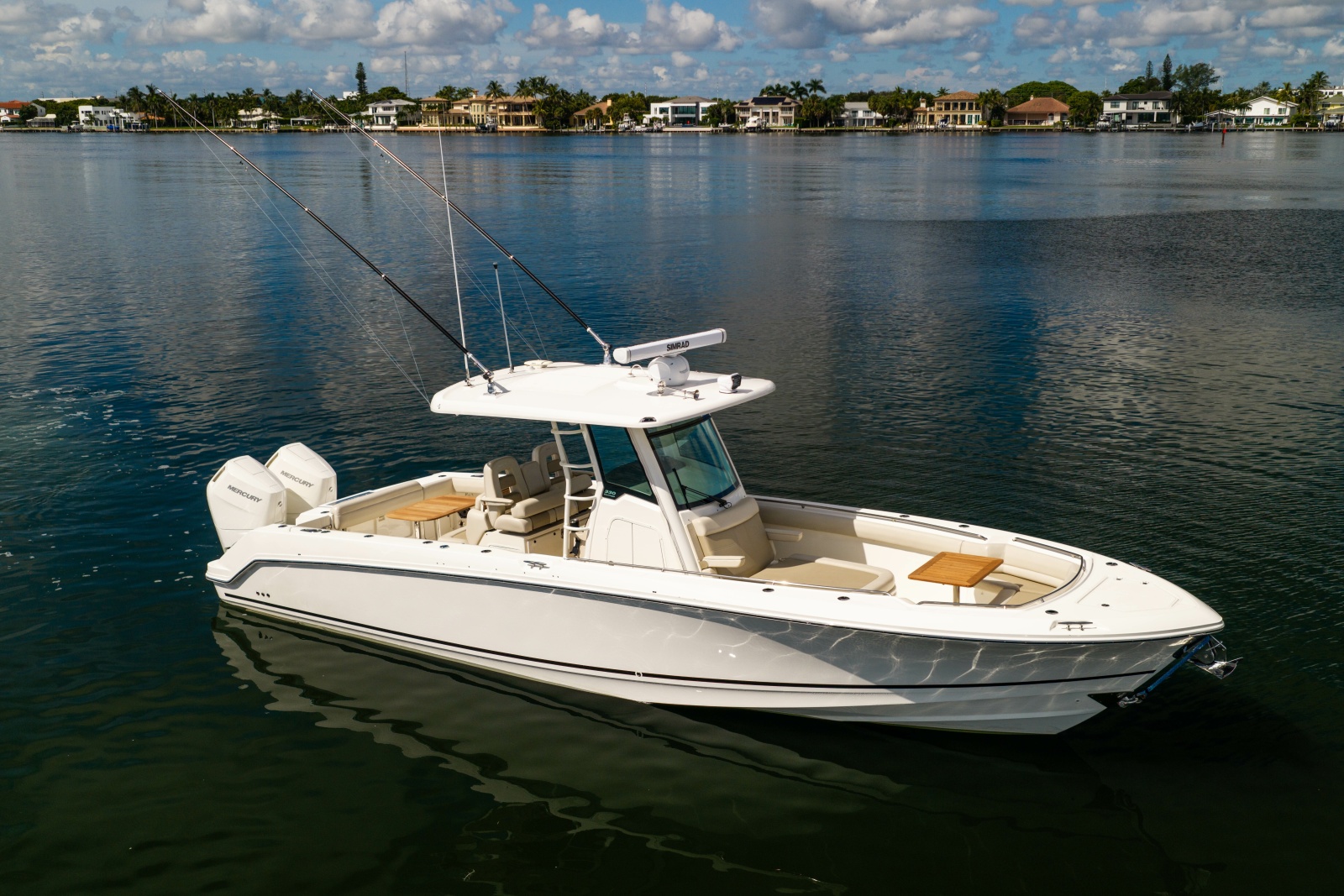 2024 Boston Whaler 330 Outrage