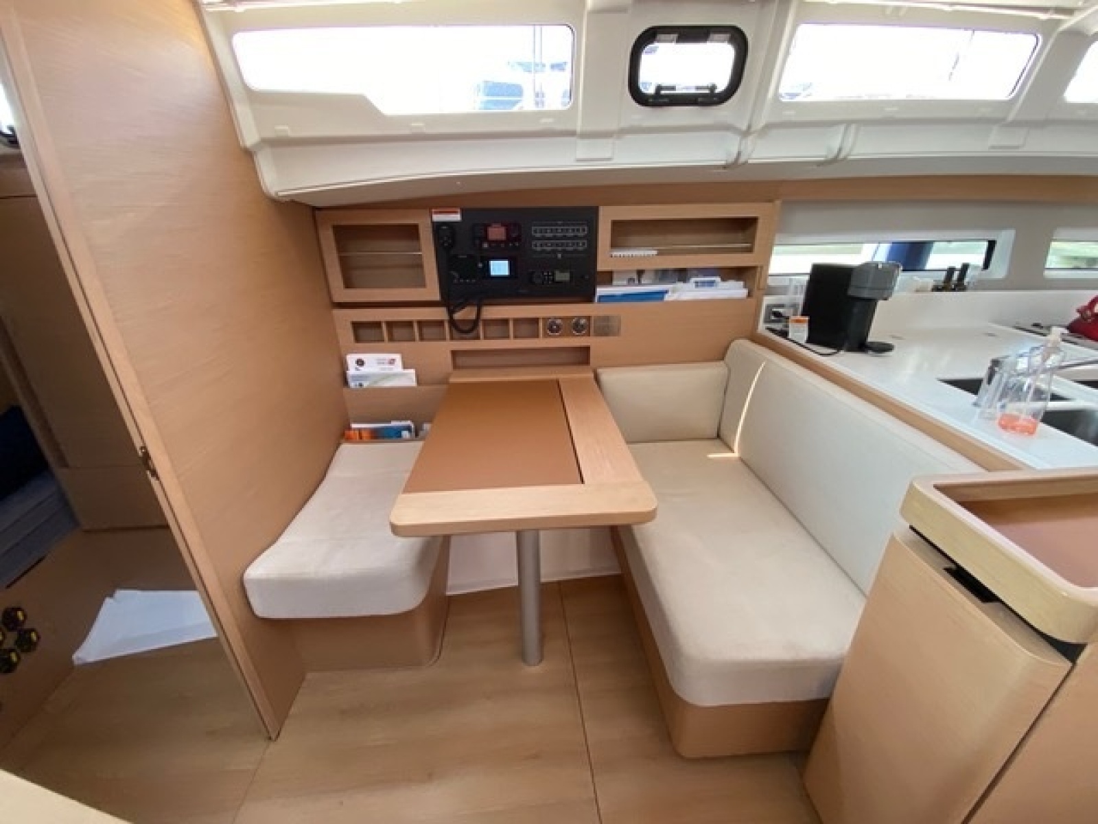 2020 Jeanneau Sun Odyssey 490