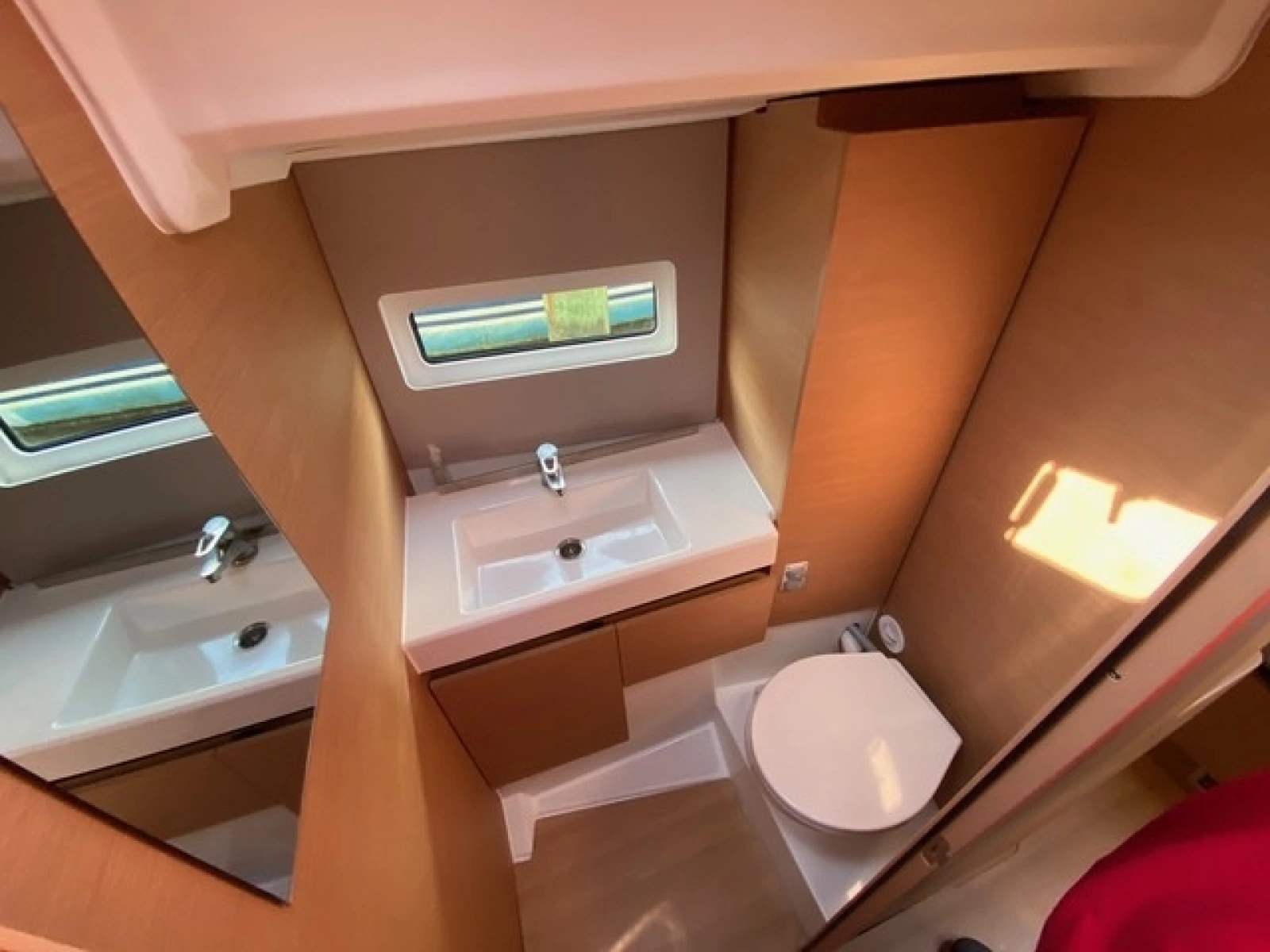 2020 Jeanneau Sun Odyssey 490