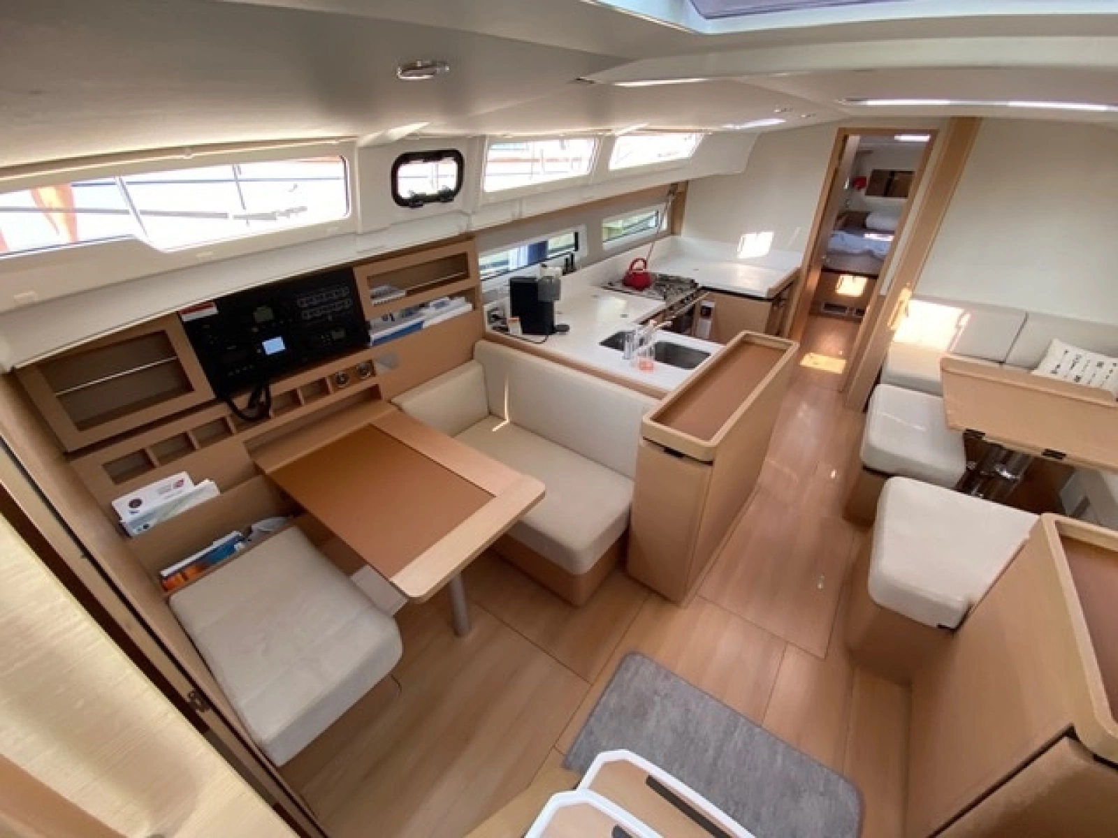 2020 Jeanneau Sun Odyssey 490
