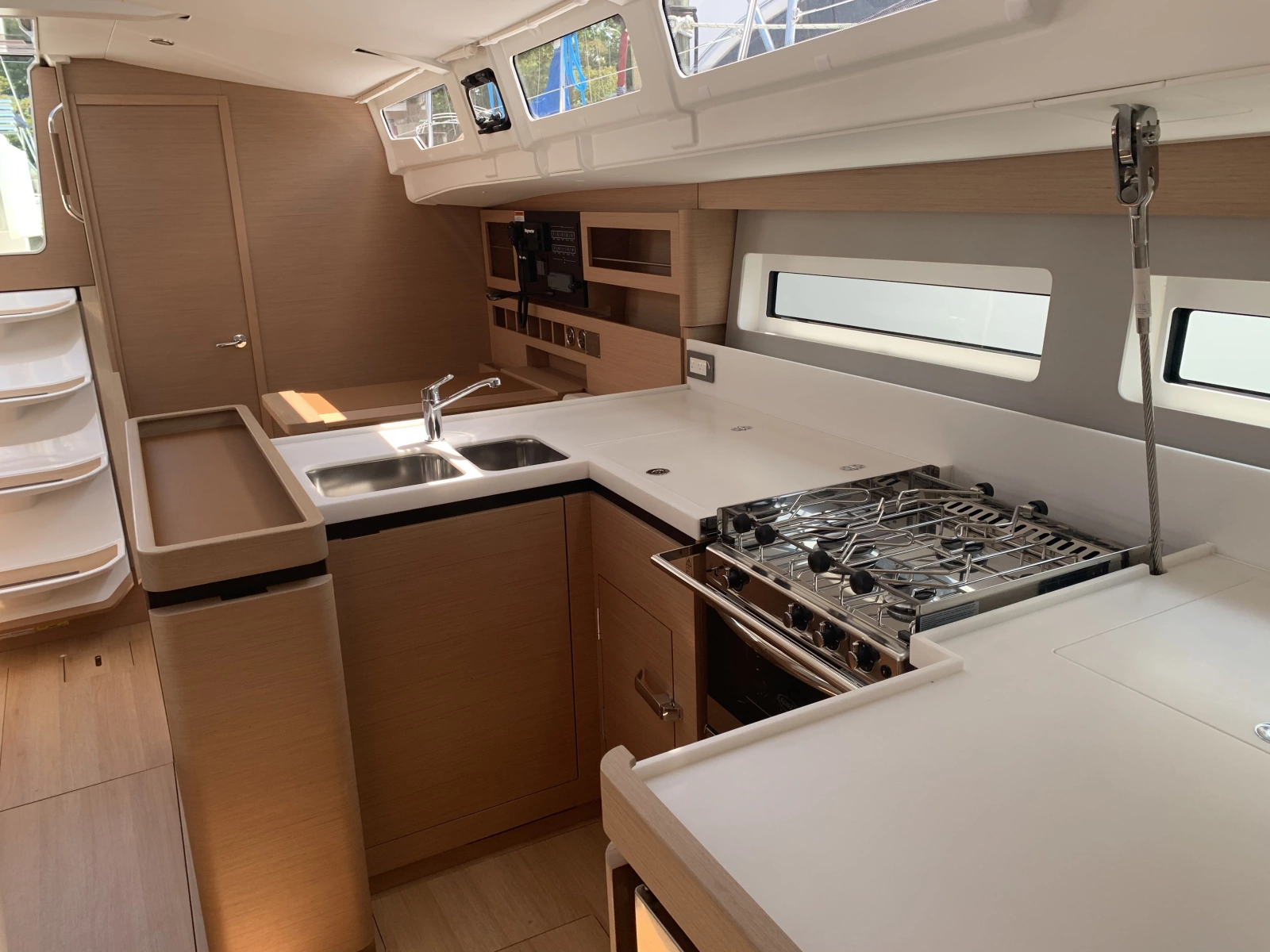 2020 Jeanneau Sun Odyssey 490