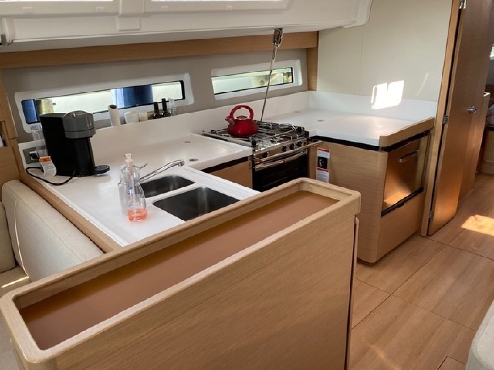 2020 Jeanneau Sun Odyssey 490