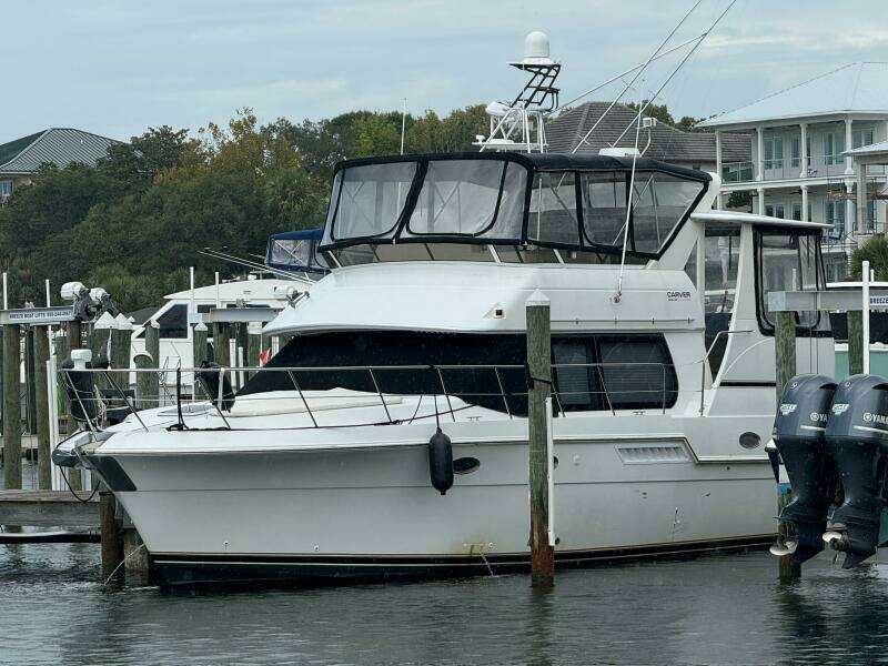 1999 Carver 406 Aft Cabin Motor Yacht