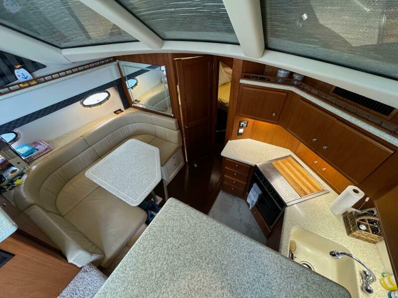 30 1999 Carver 406 Galley And Dinnette From Salon