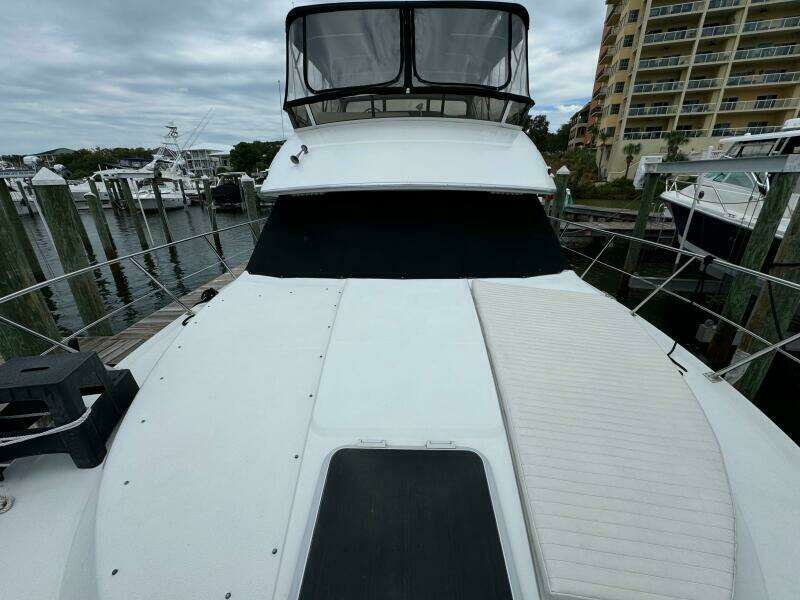 9 1999 Carver 406 Bow