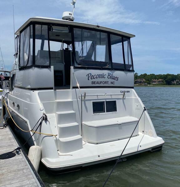 5 1999 Carver 406 Stern