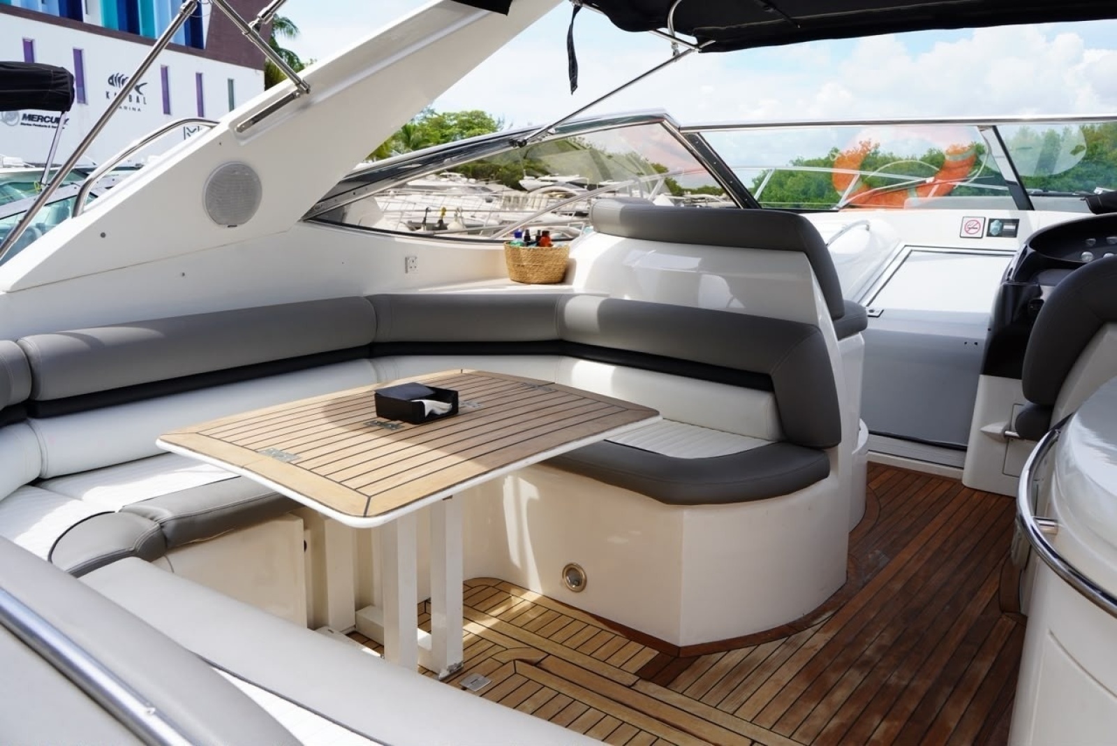2004 Sunseeker 