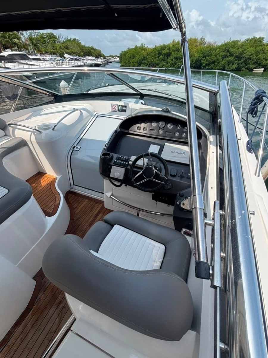 2004 Sunseeker 