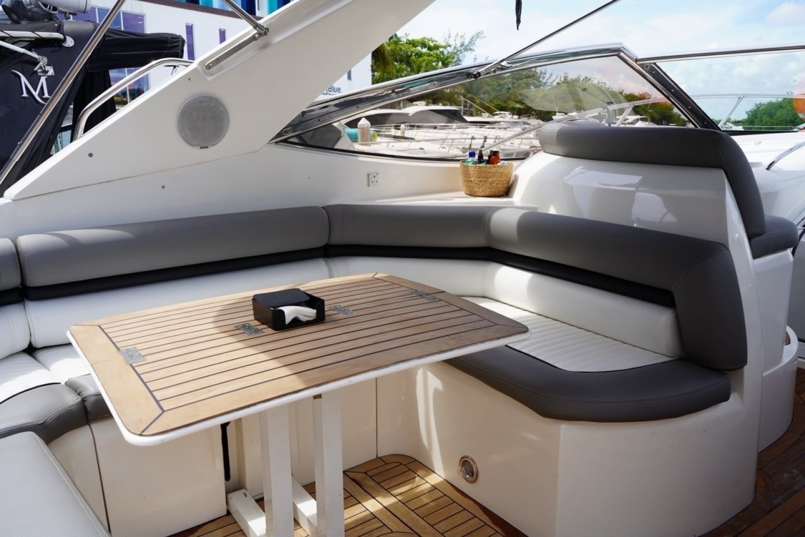 2004 Sunseeker 