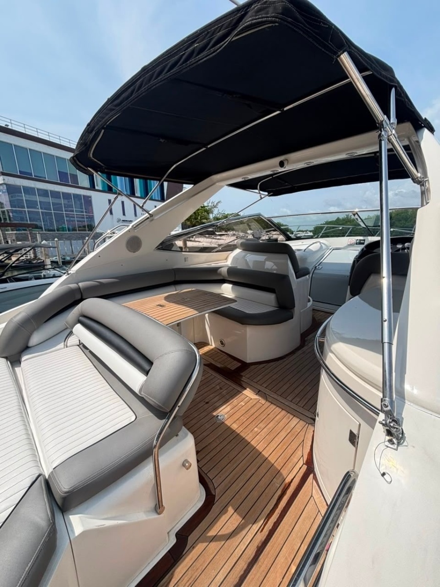 2004 Sunseeker 