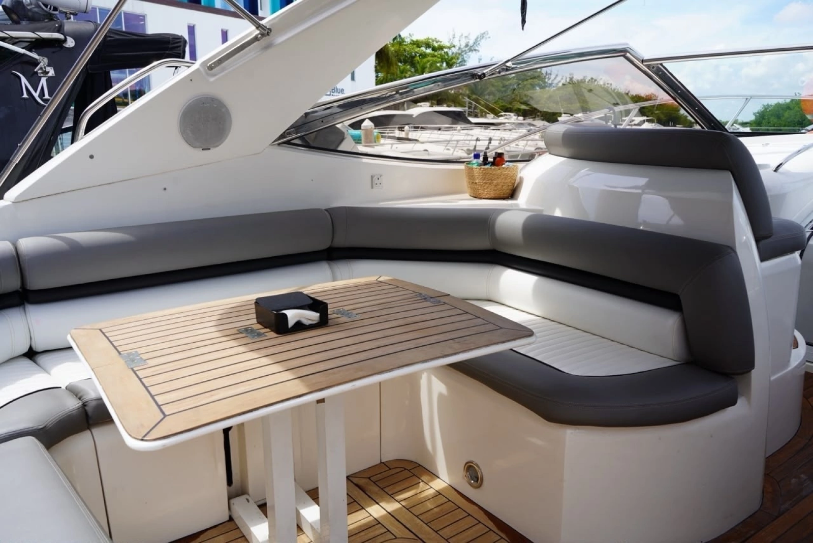 2004 Sunseeker 
