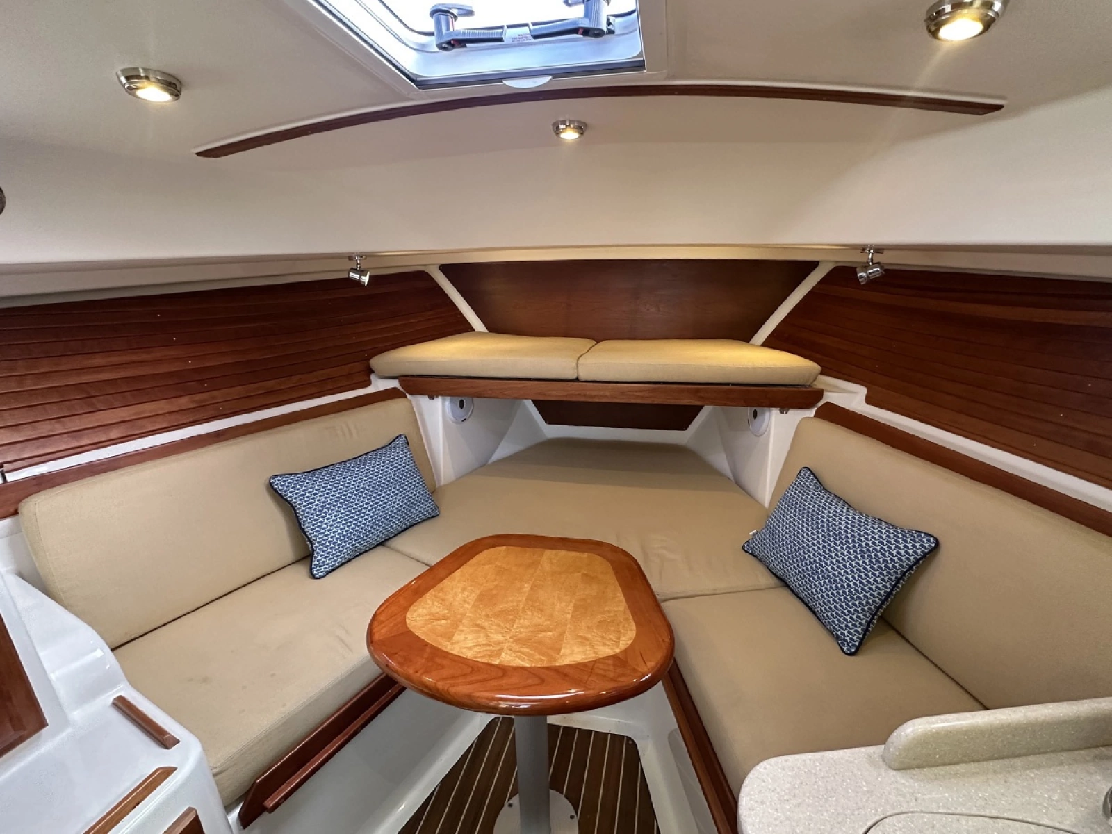 V-Berth with Table