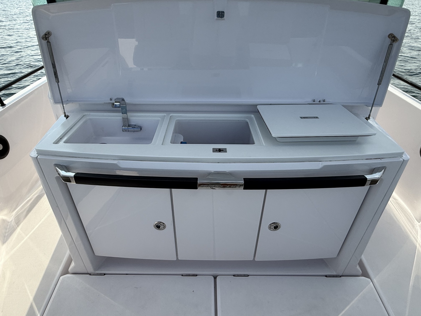 2023 Axopar Brabus 37 XC Cross Cabin