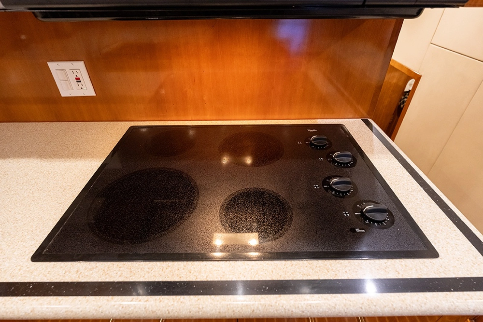 4-burner surface cooktop