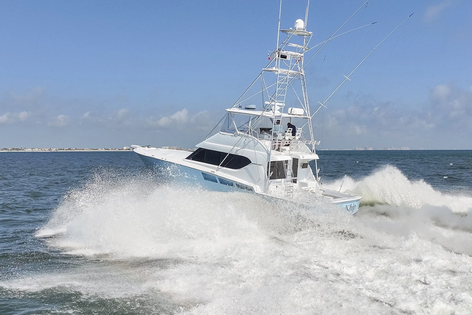 55 Hatteras underway