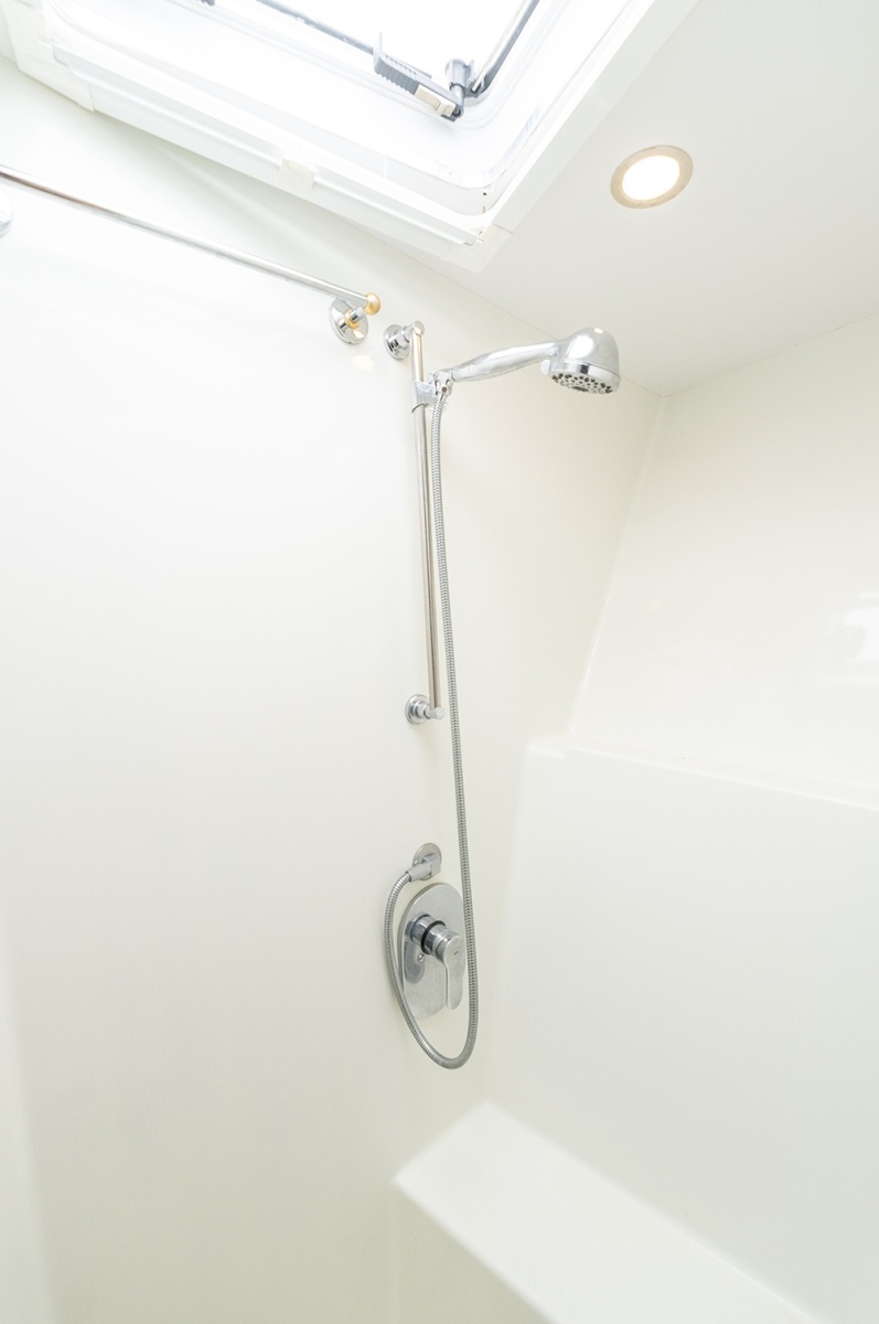 Guest shower