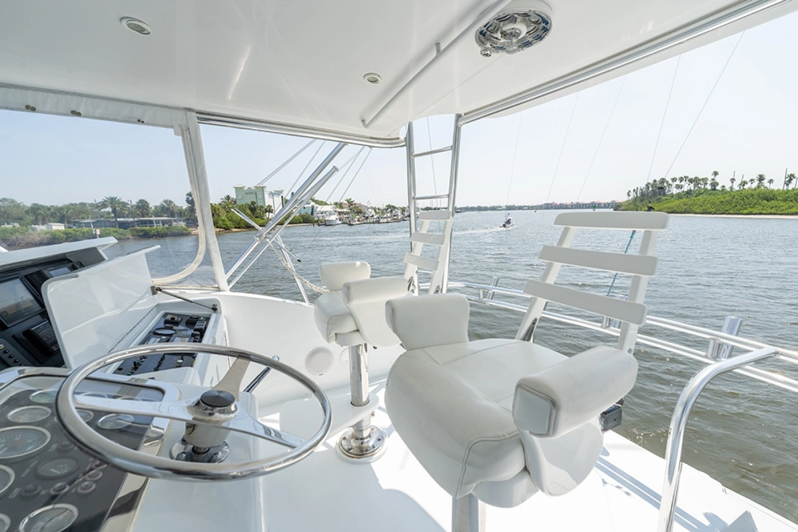 Flybridge helm chairs