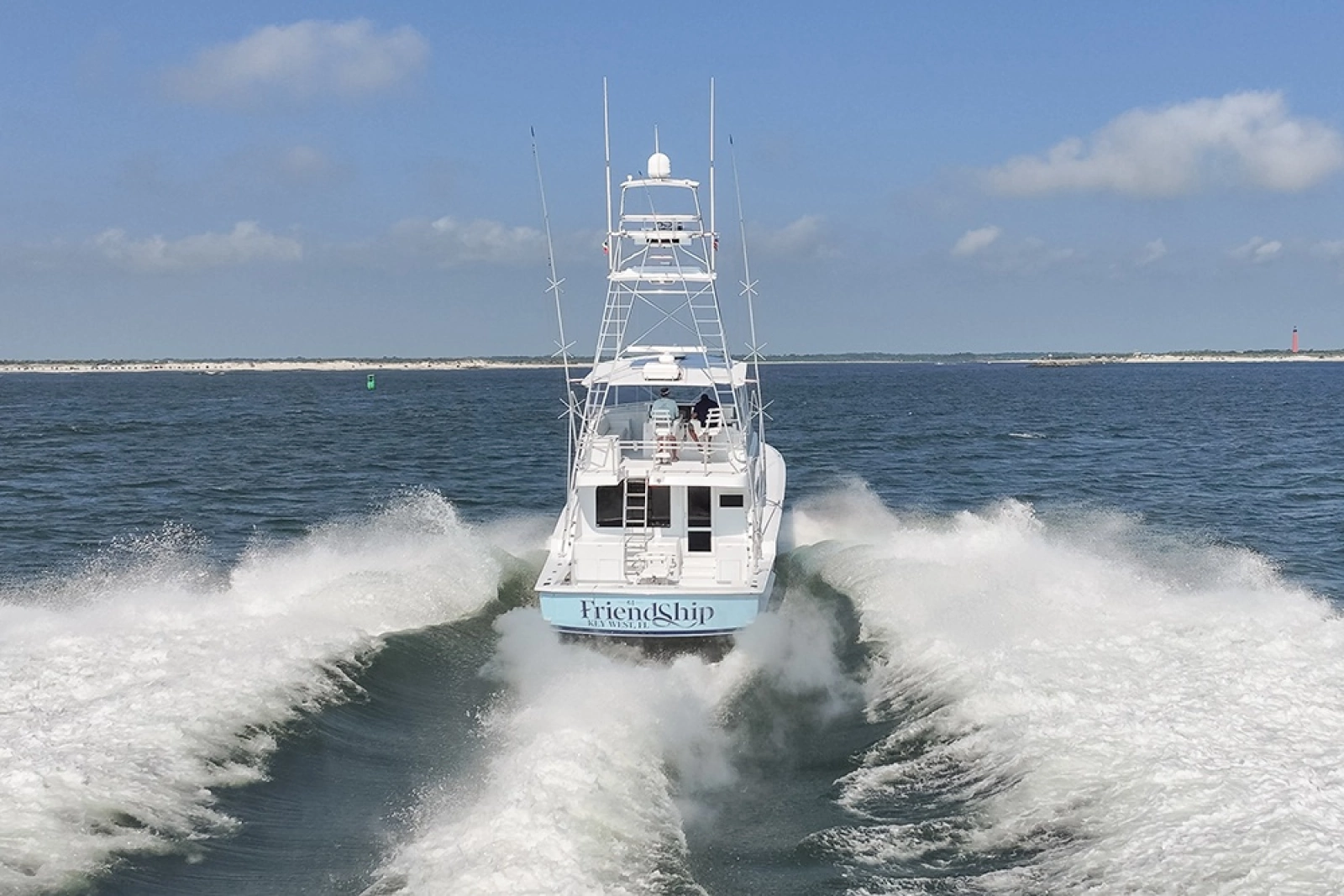 Stern profile while underway