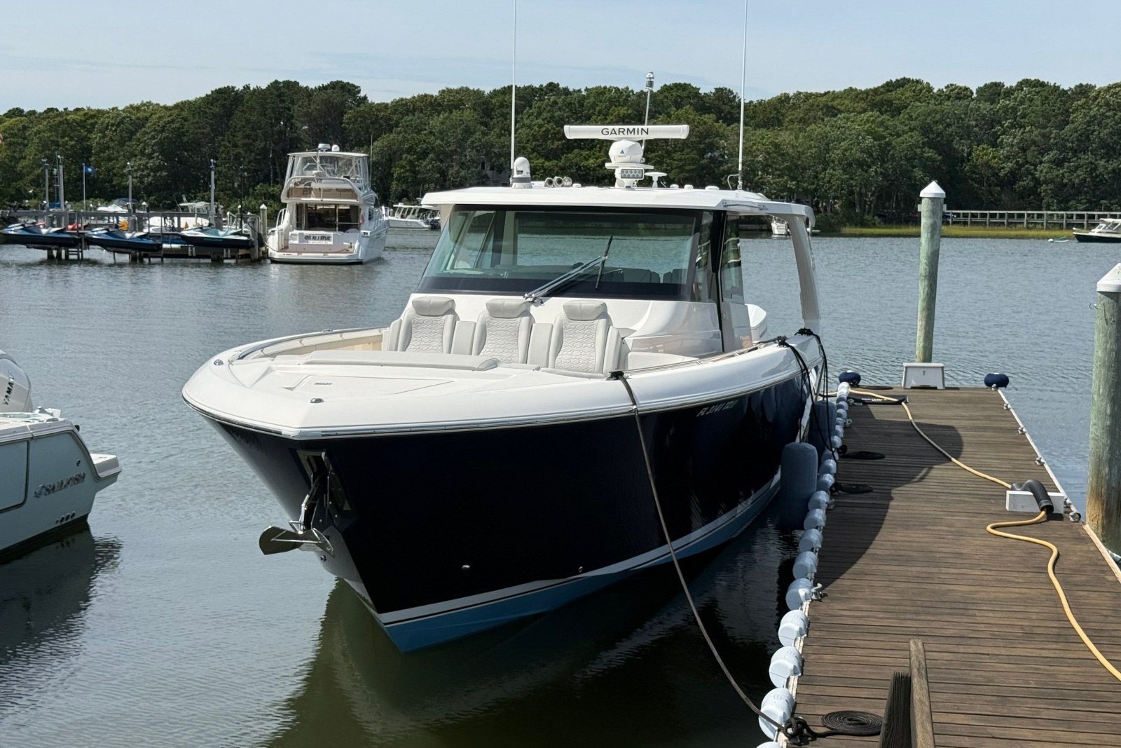 2022 Tiara Yachts 48 LS