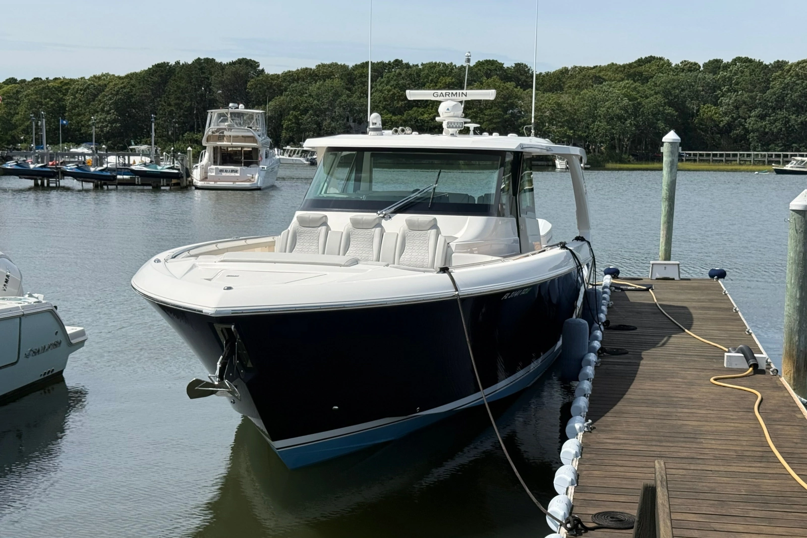 2022 Tiara Yachts 48 LS