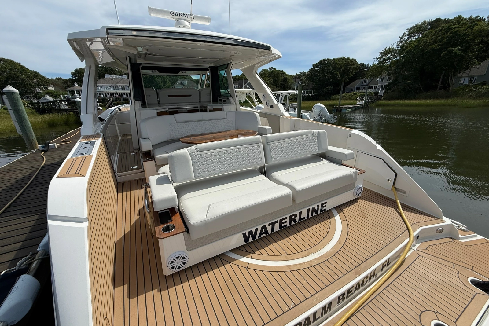 2022 Tiara Yachts 48 LS