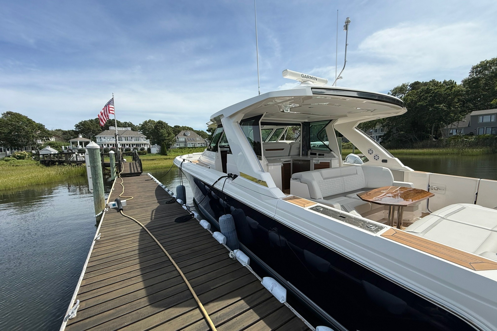2022 Tiara Yachts 48 LS