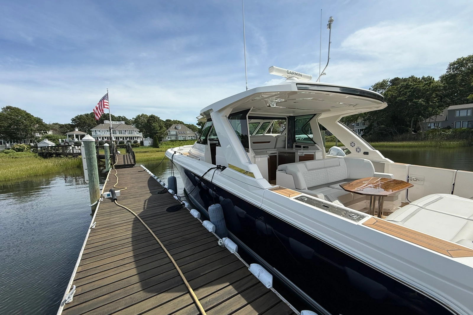 2022 Tiara Yachts 48 LS