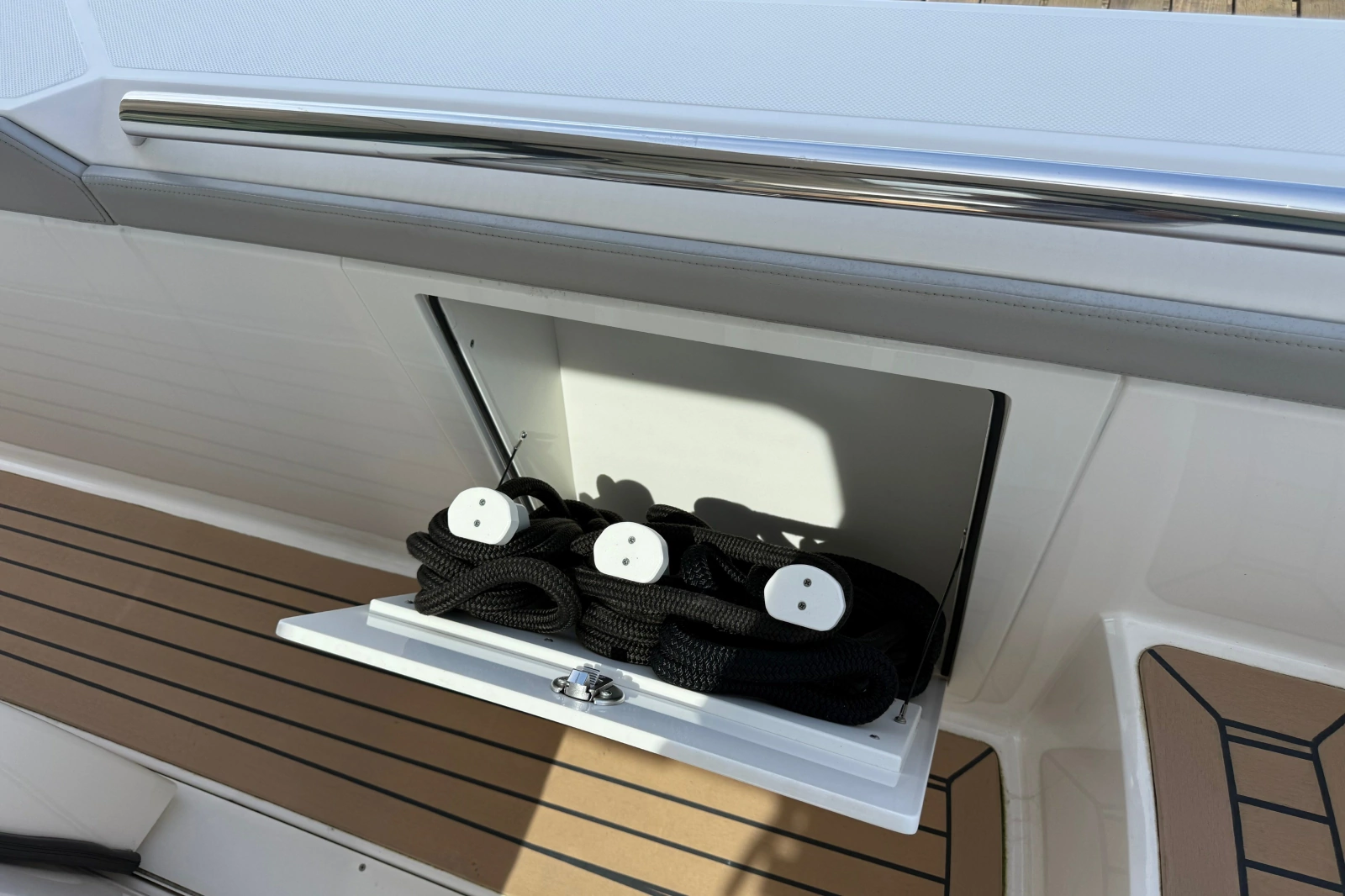 2022 Tiara Yachts 48 LS