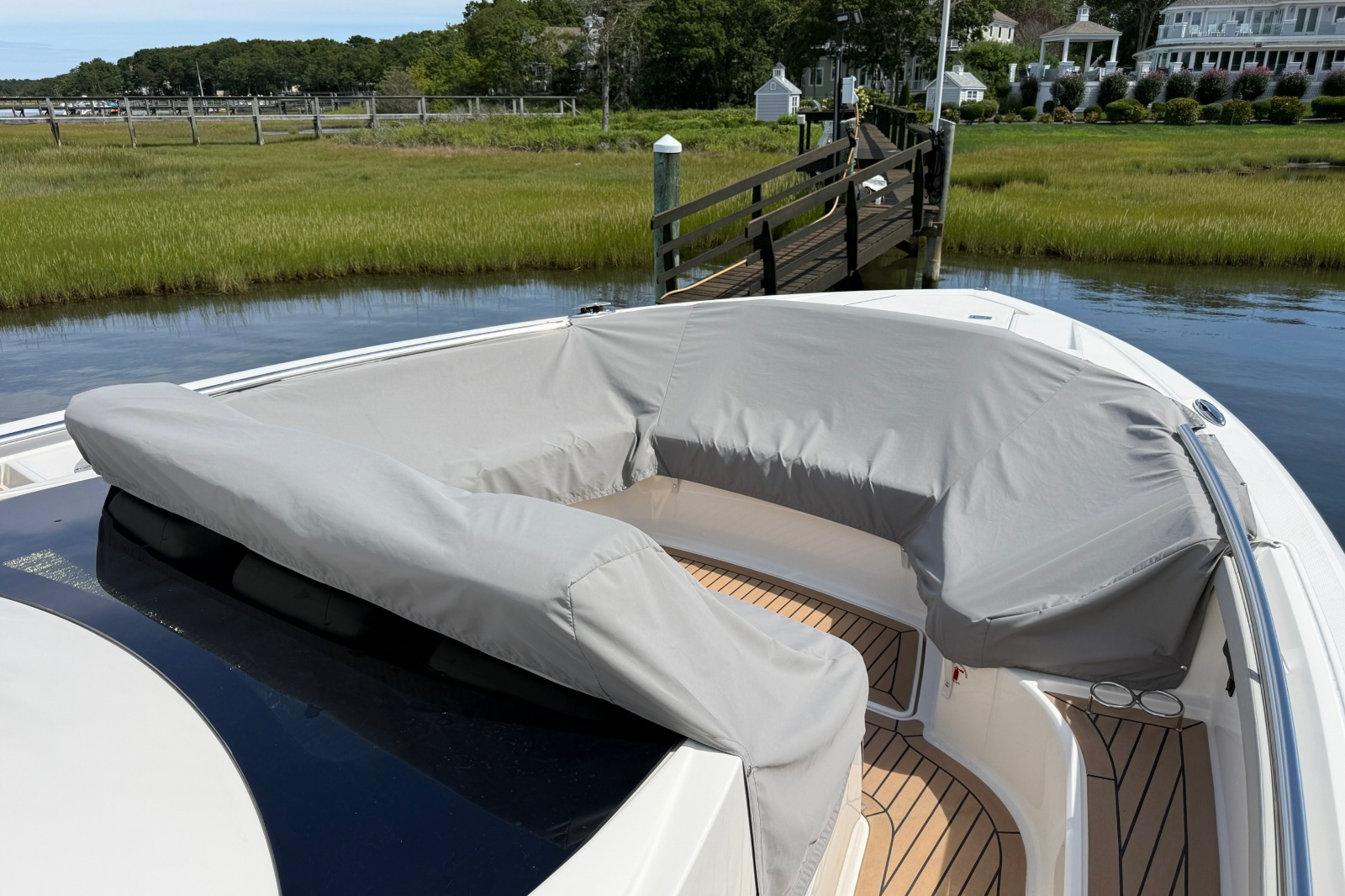 2022 Tiara Yachts 48 LS