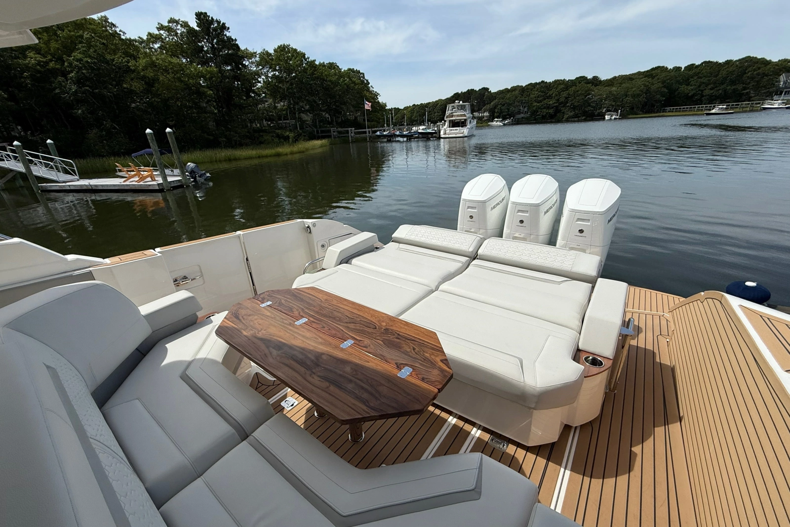 2022 Tiara Yachts 48 LS
