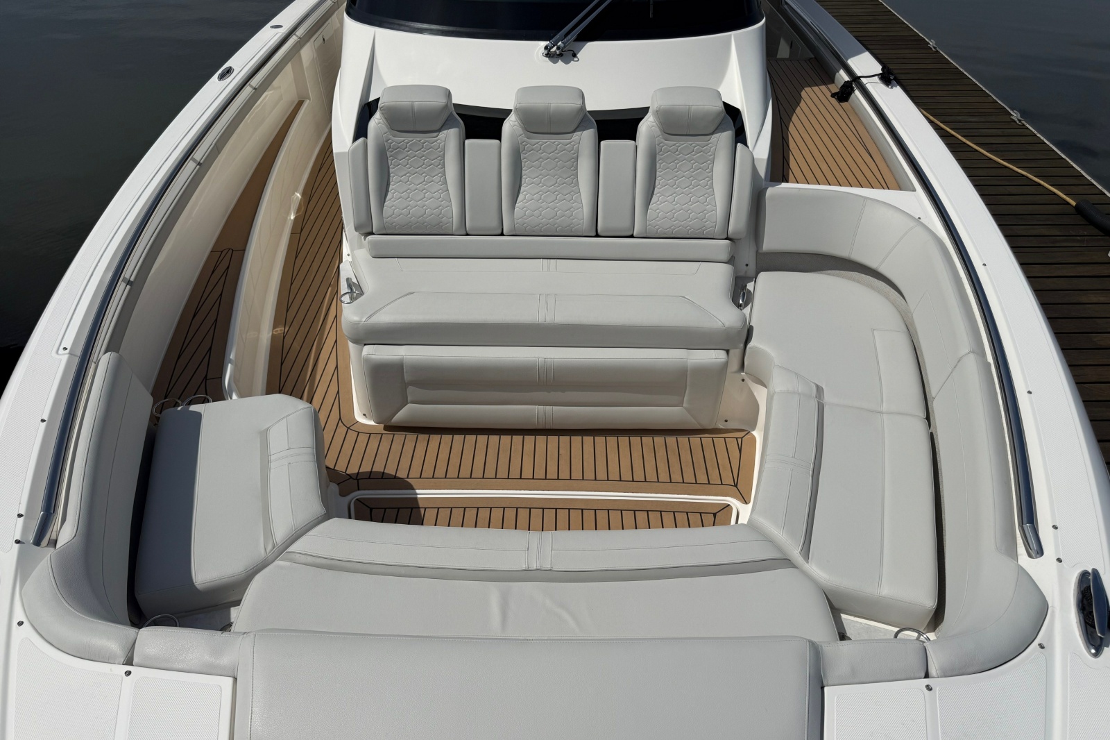 2022 Tiara Yachts 48 LS
