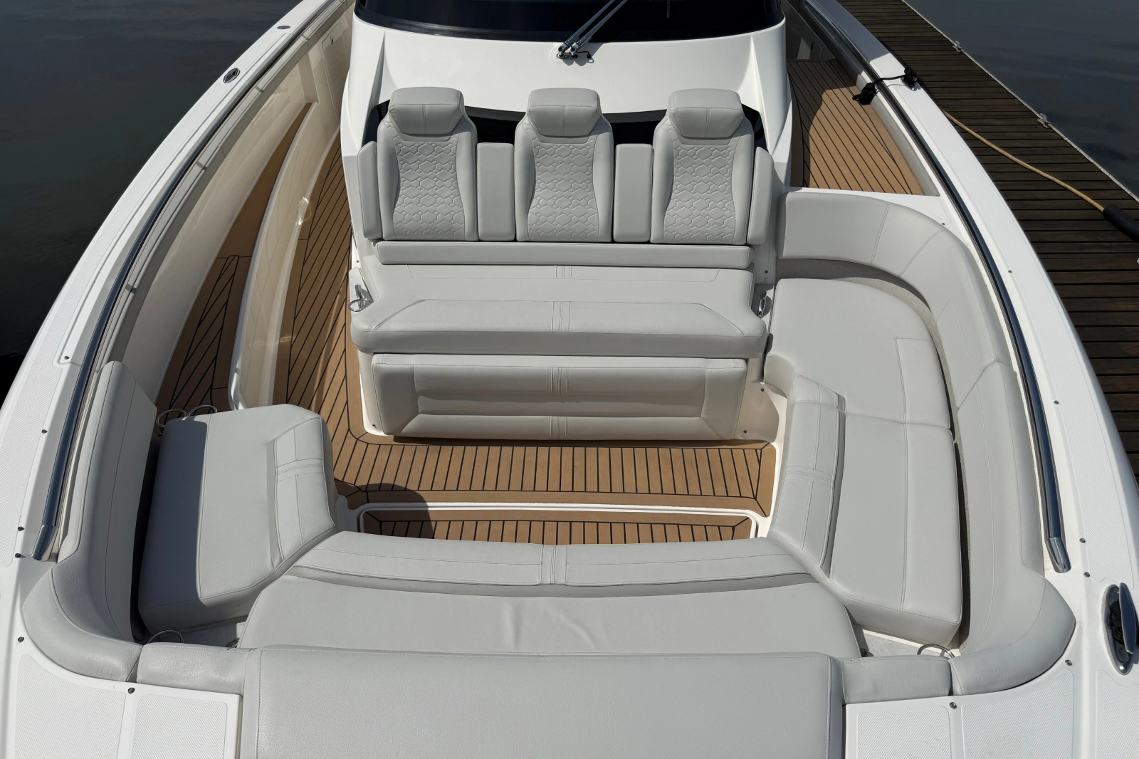 2022 Tiara Yachts 48 LS