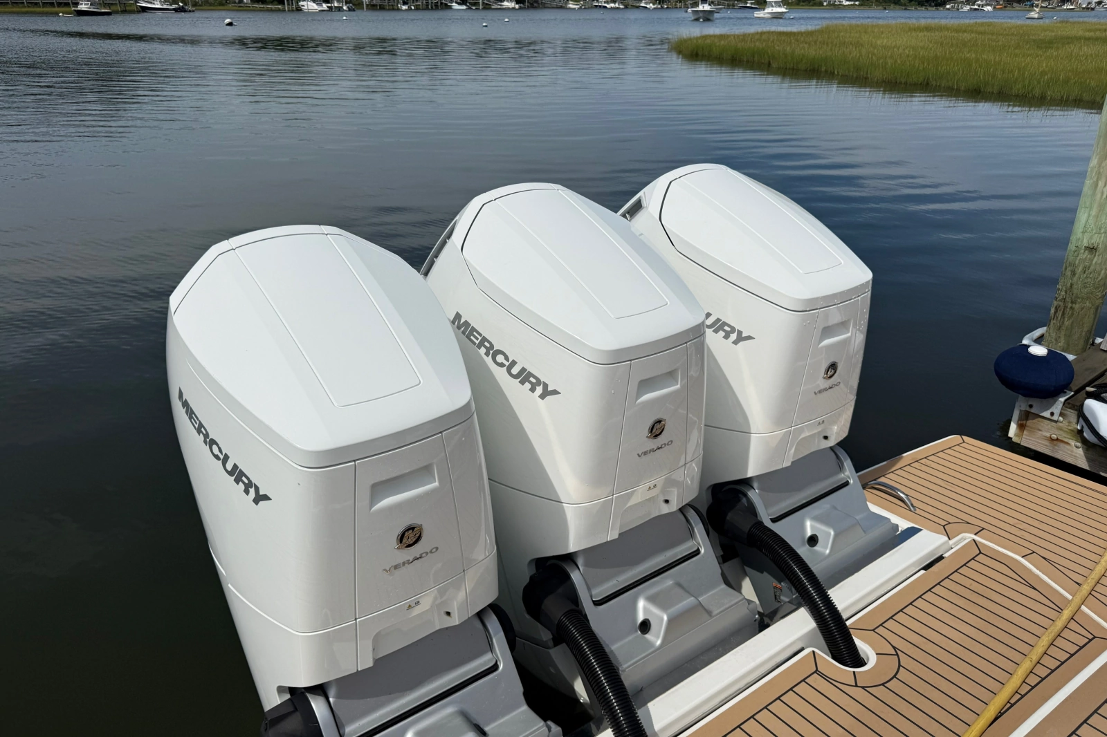 2022 Tiara Yachts 48 LS