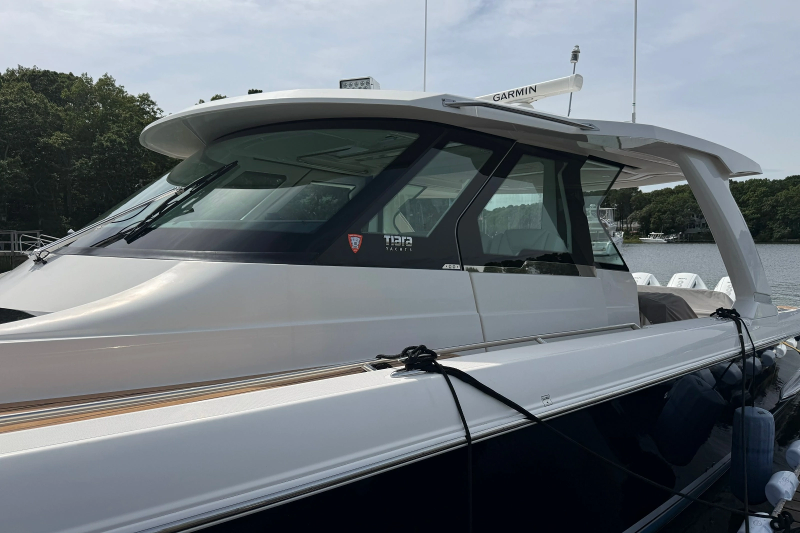 2022 Tiara Yachts 48 LS