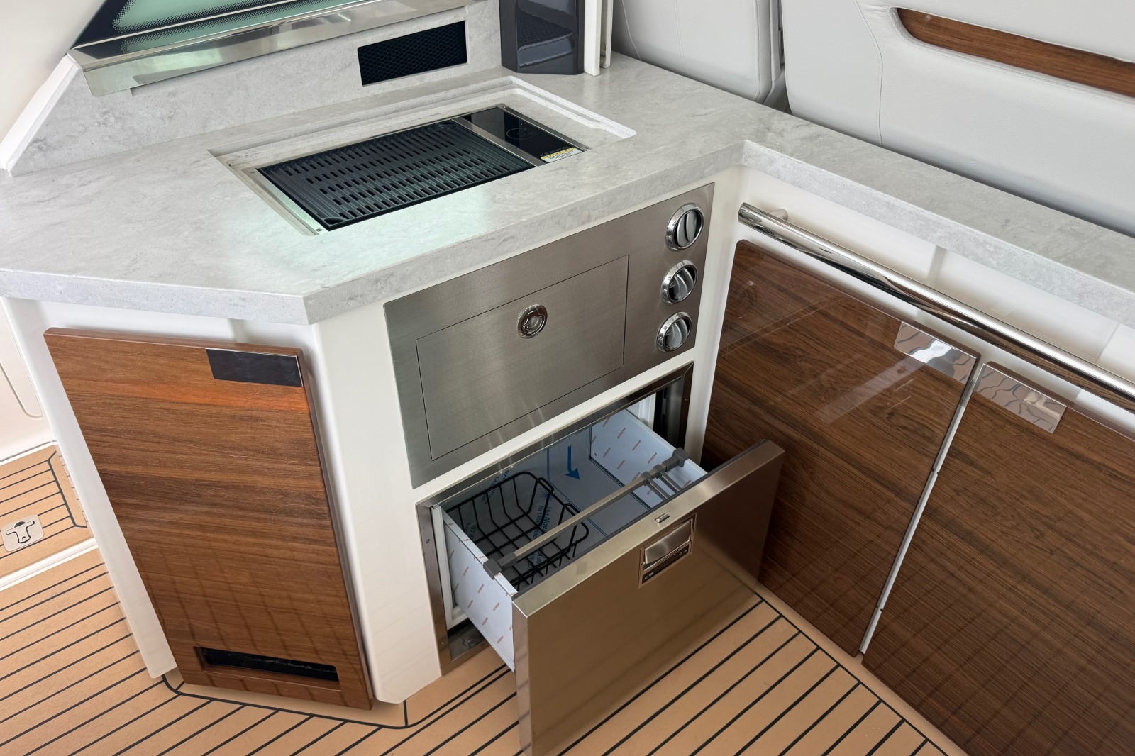 2022 Tiara Yachts 48 LS