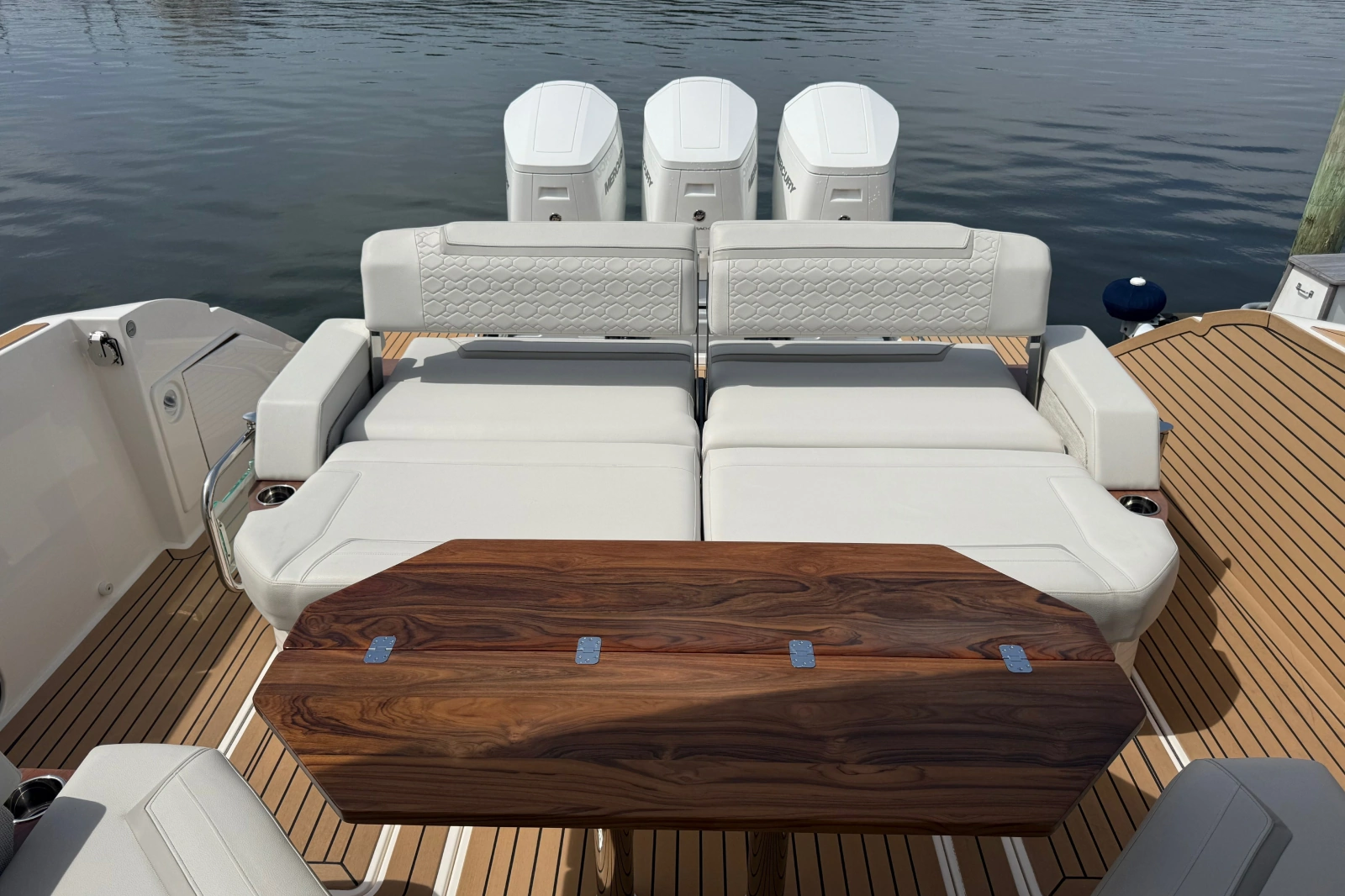 2022 Tiara Yachts 48 LS