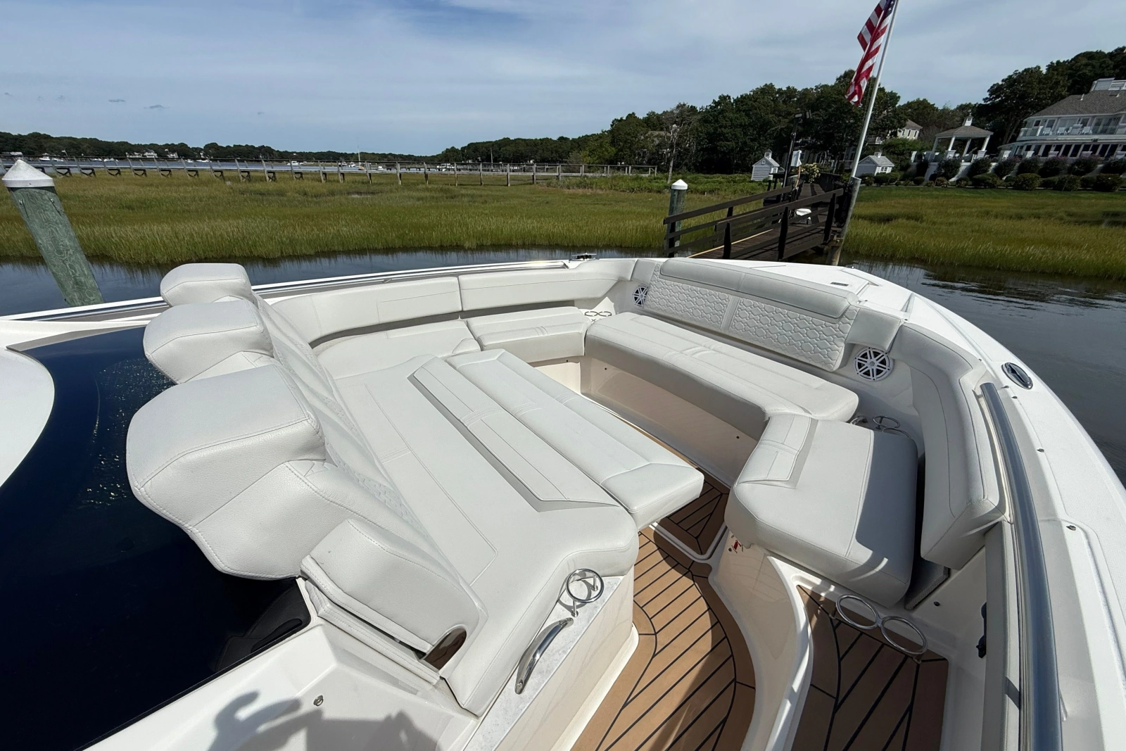 2022 Tiara Yachts 48 LS