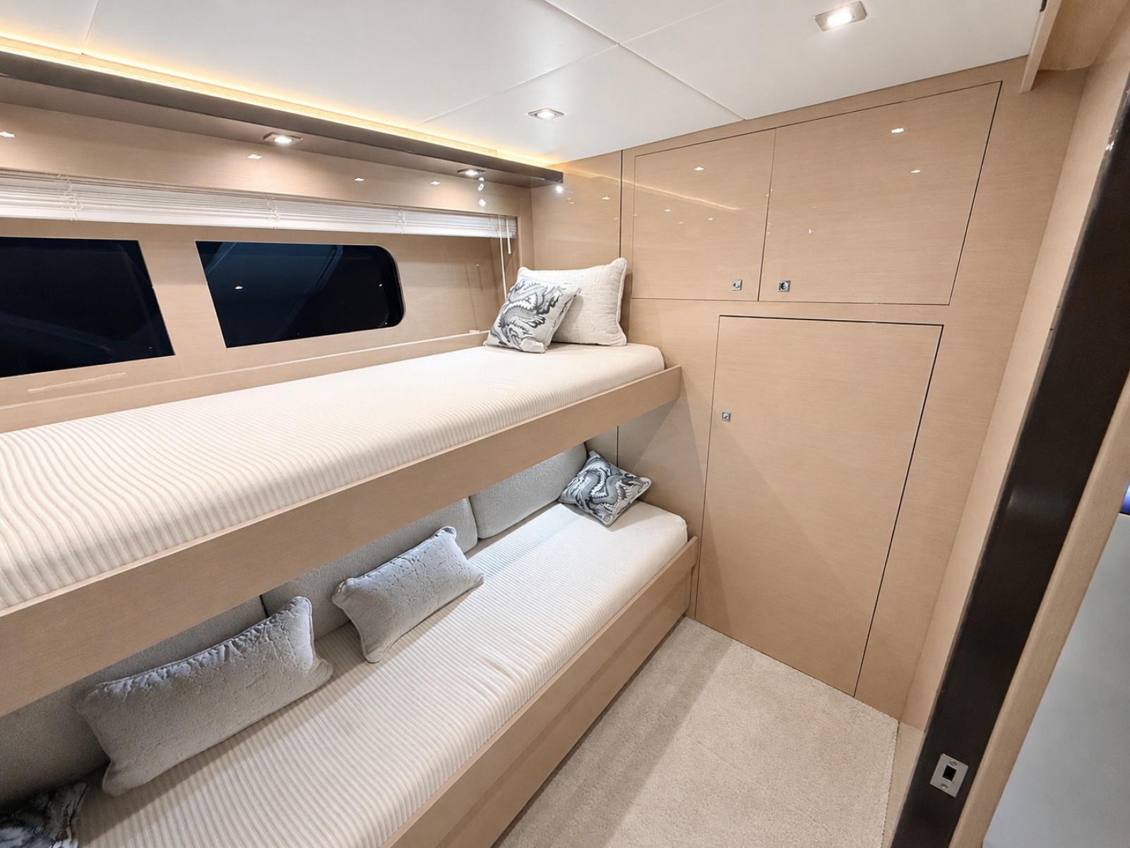 2019 Cruisers 60 FLY
