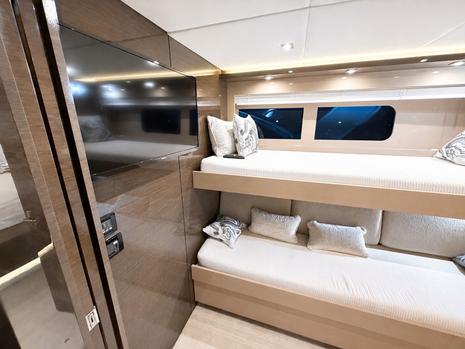 2019 Cruisers 60 FLY