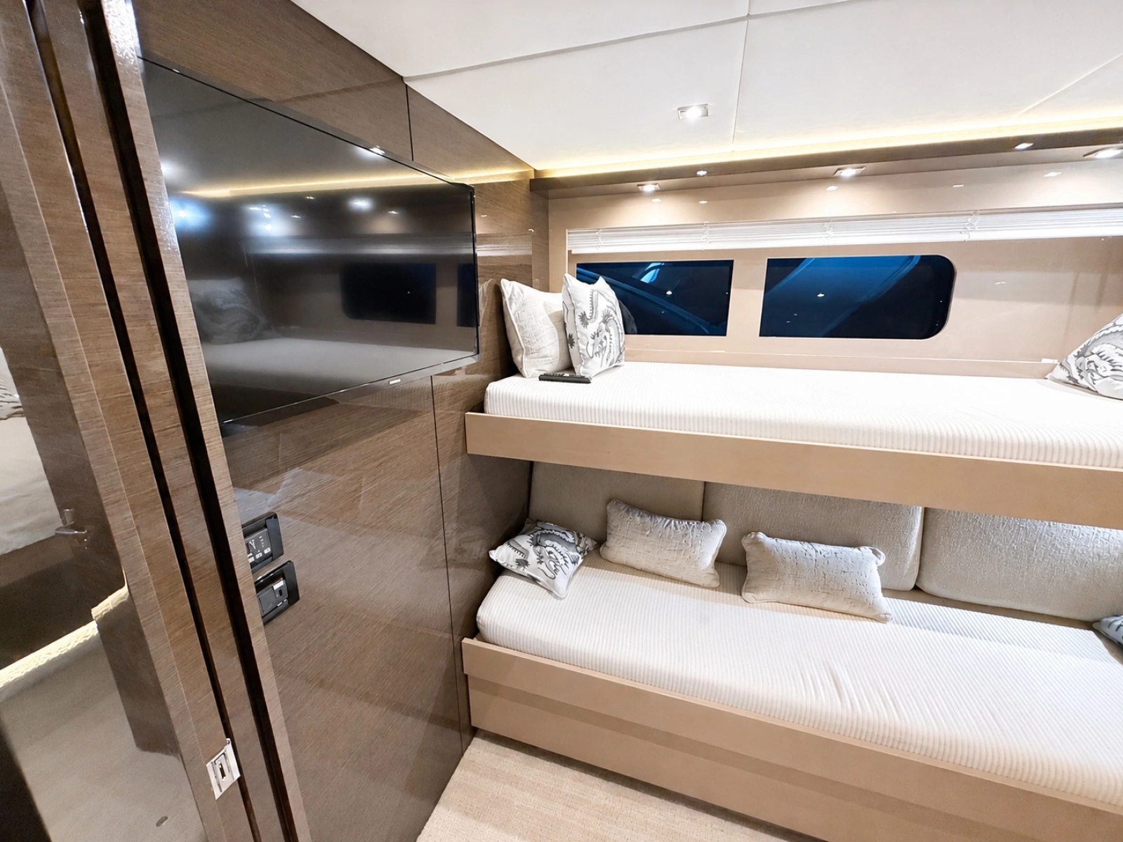 2019 Cruisers 60 FLY