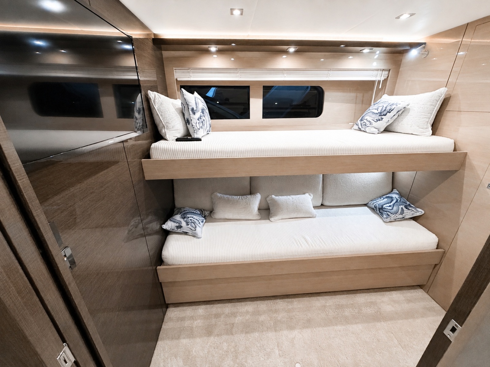2019 Cruisers 60 FLY