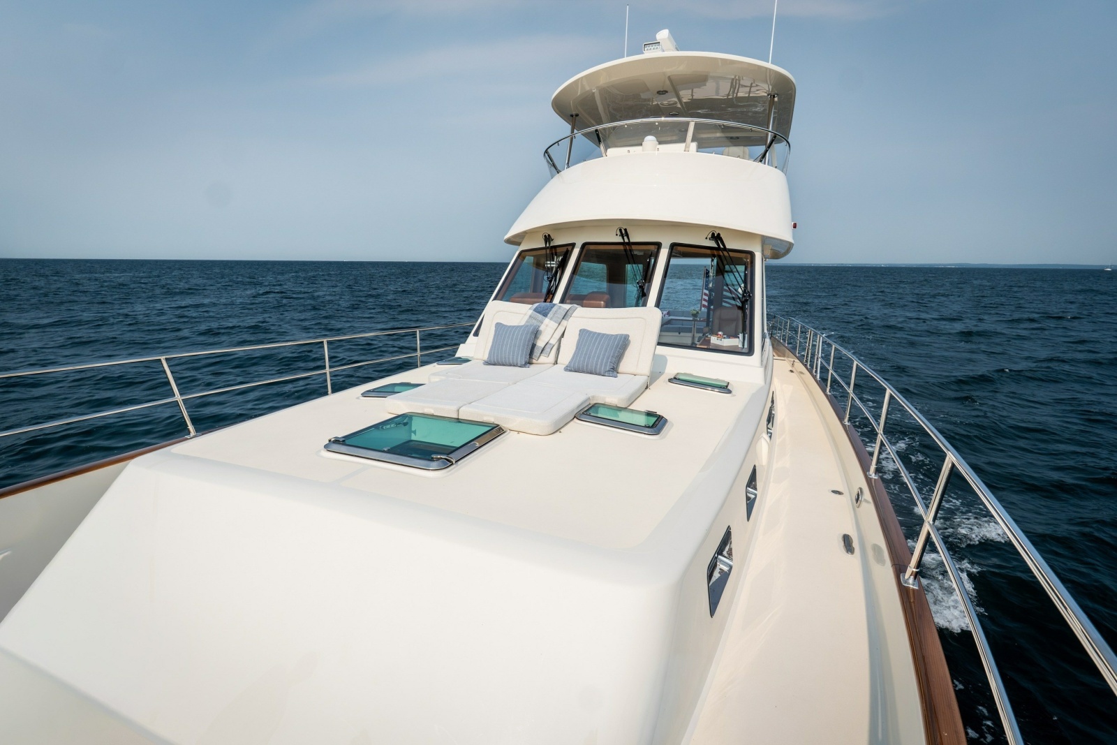 2027 Hunt Yachts 56 Flybridge