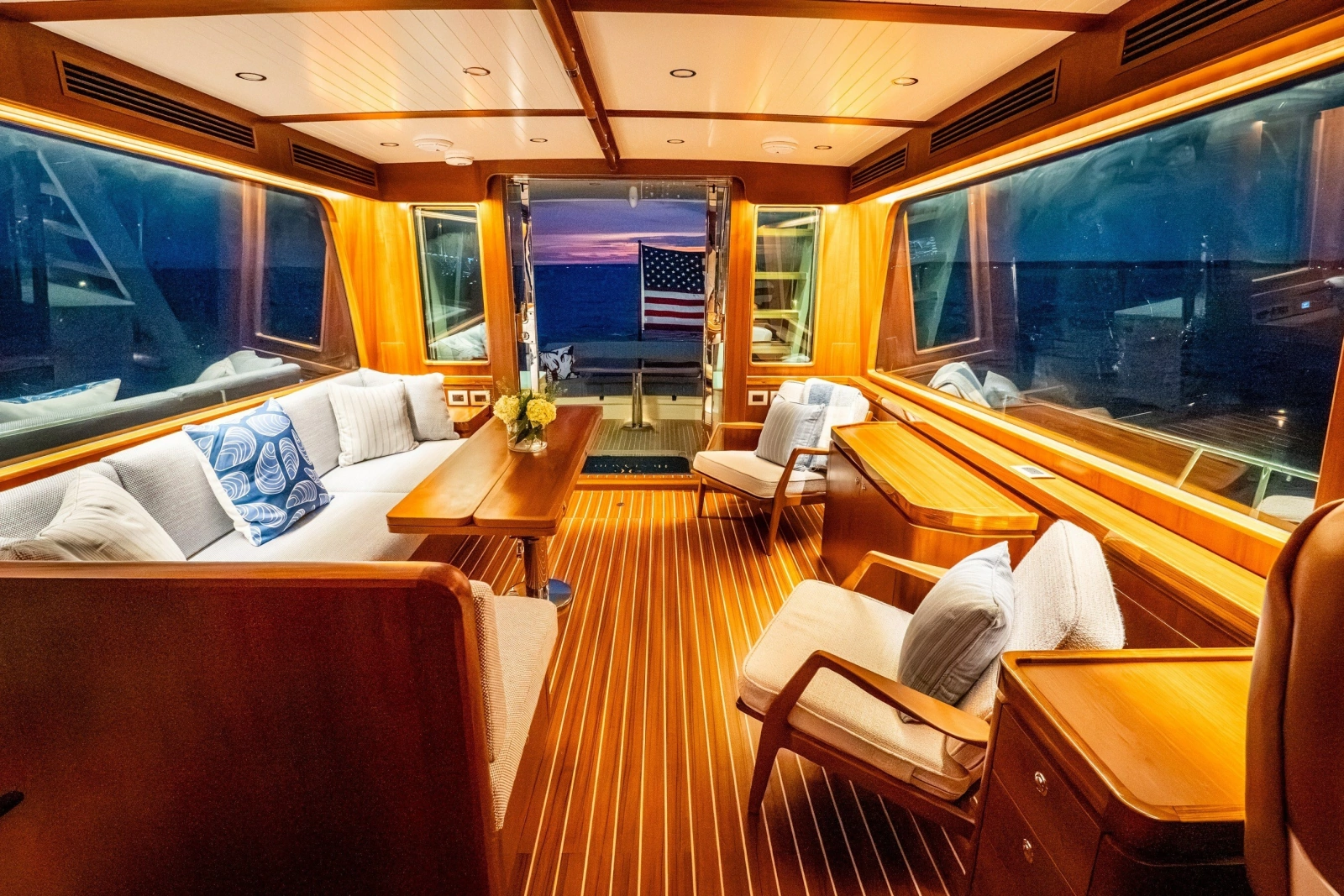 2027 Hunt Yachts 56 Flybridge