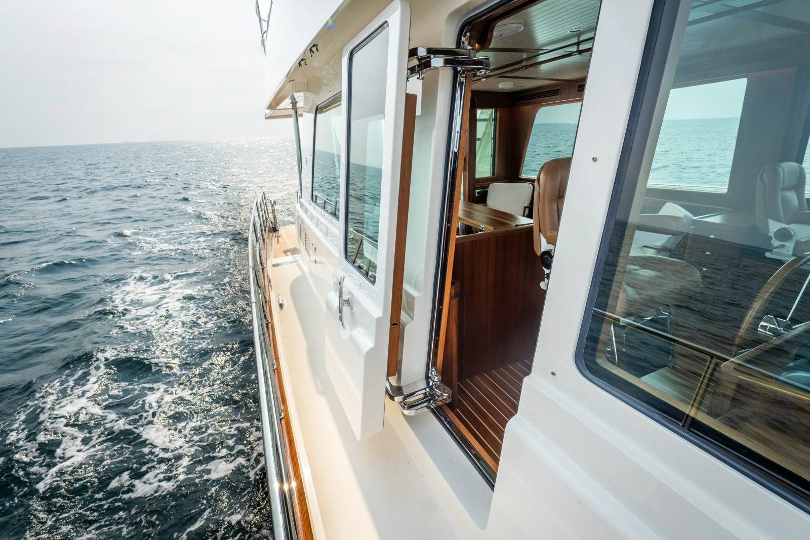 2027 Hunt Yachts 56 Flybridge